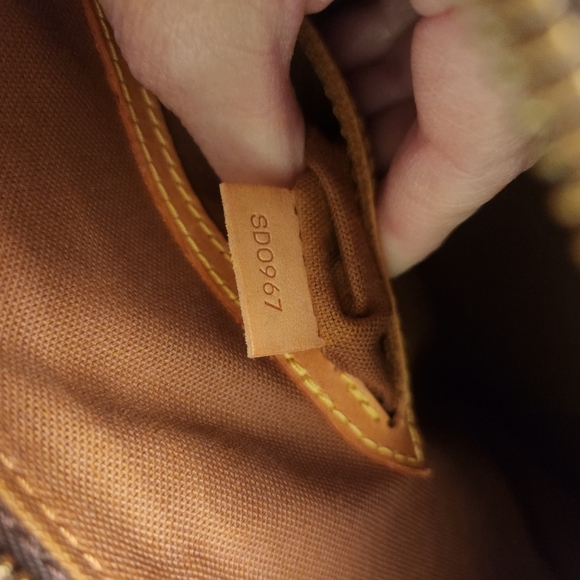 Louis Vuitton Alma PM Sachel bag - Picture 4 of 17